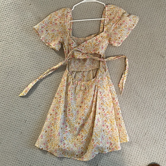 Princess Polly Floral Dress - Picture 2 of 4